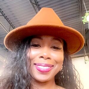 Meet your Posher, Ericka